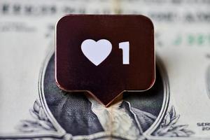 comme le symbole du coeur sur le dollar photo