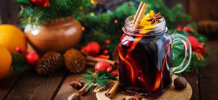 vin chaud de noël et épices. fond de noël. bannière photo