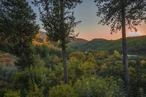 vues à couper le souffle de l'air dans la nature. c'est l'automne ici photo