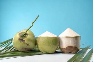noix de coco fraîche, goût sucré, avec l'arôme de la noix de coco. photo
