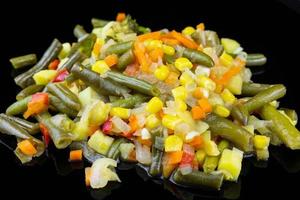 ragoût de légumes sur une assiette photo