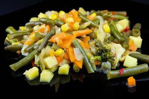 ragoût de légumes sur une assiette photo