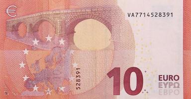 Dix billets de banque en euros devise finance close up detail fragment d'argent photo