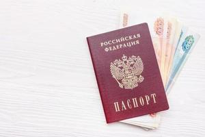 Passeport russe avec de l'argent photo