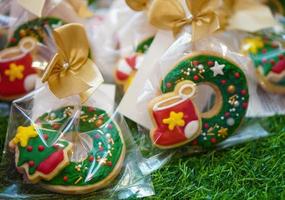 sapin de noël, emballage de boulangerie chaussette dans un sac plastique photo