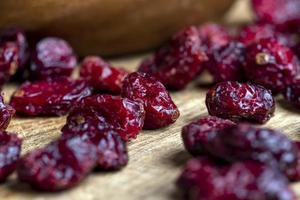 canneberges rouges séchées au sirop de sucre photo