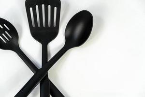 spatule de cuisine sur fond blanc isolé spatules en plastique alimentaire, mexique photo