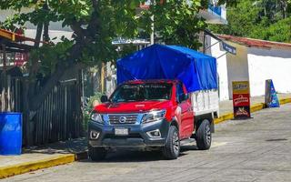 puerto escondido oaxaca mexique 2022 diverses camionnettes mexicaines voitures 4x4 véhicules tout-terrain mexique. photo