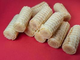 rouleaux de gaufrettes. confiserie. biscuits pour le thé. variété de gaufres. produit avec farce à l'intérieur. photo