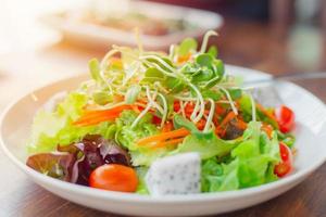 repas végétalien mélange de fruits légumes salade propre aliments sains végétarien faible en gras aliments riches en fibres photo