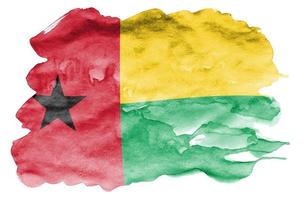 le drapeau de la guinée bissau est représenté dans un style aquarelle liquide isolé sur fond blanc photo