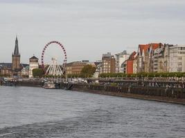 dusseldorf au bord du rhin photo