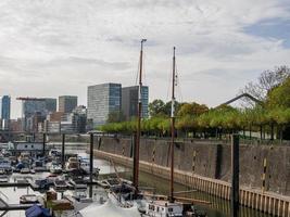 dusseldorf au bord du rhin photo