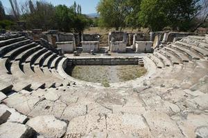 bouleuterion, maison du conseil dans l'ancienne ville d'aphrodisias à aydin, turkiye photo