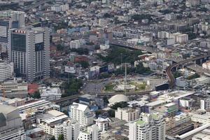 vue aérienne du monument de la victoire à bangkok photo