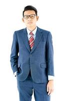 portrait d'homme d'affaires en costume et porter des lunettes photo