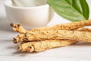 ginseng, herbe végétale séchée. aliments sains aliments d'exportation célèbres dans le pays de la corée. photo