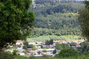 paysage dans une petite ville du nord d'israël. photo