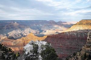 vue panoramique sur le magnifique parc national du grand canyon photo