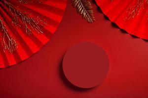 maquette podium rond scène ou piédestal et papier art symbole du nouvel an chinois vue de dessus photo