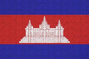 le drapeau du cambodge est représenté sur un puzzle plié photo