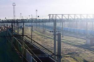 paysage ferroviaire ensoleillé photo