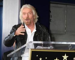 Los angeles - oct 16 - sir richard branson à la cérémonie des étoiles de sir richard branson sur le hollywood walk of fame le 16 octobre 2018 à los angeles, ca photo