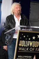 Los angeles - oct 16 - sir richard branson à la cérémonie des étoiles de sir richard branson sur le hollywood walk of fame le 16 octobre 2018 à los angeles, ca photo