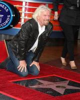 Los angeles - oct 16 - sir richard branson à la cérémonie des étoiles de sir richard branson sur le hollywood walk of fame le 16 octobre 2018 à los angeles, ca photo