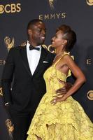 Los angeles - 17 septembre - sterling k brown, ryan michelle se baignent aux 69e primetime emmy awards - arrivées au microsoft theatre le 17 septembre 2017 à los angeles, ca photo