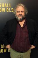 los angeles - 7 décembre - peter jackson à la première du film ils ne vieilliront pas au linwood dunn theatre au pickford center for motion study le 7 décembre 2018 à los angeles, ca photo