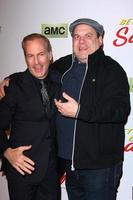 los angeles, jan 29 - bob odenkirk, jeff garlin à la première projection de la série better call saul dans un regal 14 théâtres le 29 janvier 2015 à los angeles, ca photo