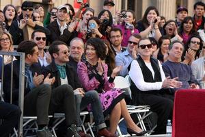 los angeles, 8 décembre - orlando bloom, elijah wood, evangeline lilly à la cérémonie du walk of fame de peter jackson hollywood au dolby theatre le 8 décembre 2014 à los angeles, ca photo