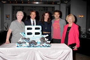 los angeles, 17 mai - susan flannery, brad bell, heather tom, scot clifton, lee bell à la belle et audacieuse célébration de leurs nominations emmy à cbs television city le 17 mai 2011 à los angeles, ca photo