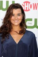 Los angeles, 3 août - cote de pablo arrivant au cbs tca été 2011 all star party à robinson may parking le 3 août 2011 à beverly hills, ca photo