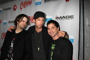 los angeles, 15 septembre - joe lynch, joel david moore, adam green arrive à la première chillerama au cimetière hollywood pour toujours le 15 septembre 2011 à los angeles, ca photo