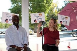 los angeles, nov 5 - alimi ballard, melissa joan hart à la soirée livre toi et moi à sweetharts le 5 novembre 2011 à sherman oaks, ca photo