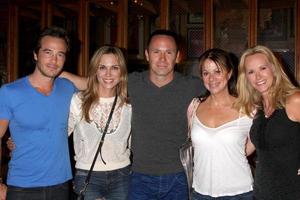 los angeles, 1er août - ryan carnes, kelly sullivan, william devry, nancy lee grahn, rebecca staab à l'événement du fan club de william devry à la cantine de californie le 1er août 2014 à los angeles, ca photo