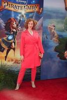 Los angeles, 22 mars - christina hendricks à la première du film pirate fairy à walt disney studios lot le 22 mars 2014 à burbank, ca photo