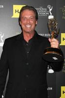 los angeles, jun 23 - todd newton dans la salle de presse des daytime emmy awards 2012 au beverly hilton hotel le 23 juin 2012 à beverly hills, ca photo