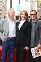 los angeles, 19 mai - wayne northrup, deidre hall, josh taylor, les deux messieurs ont joué roman brady au deidre hall hollywood walk of fame cérémonie à hollywood blvd le 19 mai 2016 à los angeles, ca photo