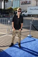 Los angeles, 14 août - justin bieber arrivant au 2011 vh1 do Something Awards au hollywood palladium le 14 août 2011 à los angeles, ca photo