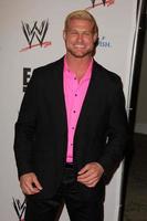 Los angeles, 15 août - dolph ziggler aux superstars de l'espoir honorant make-a-wish à l'hôtel beverly hills le 15 août 2013 à beverly hills, ca photo