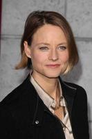 Los angeles, 6 décembre - Jodie Foster arrive au sherlock holmes - un jeu d'ombres première de los angeles au regency village theatre le 6 décembre 2011 à westwood, ca photo