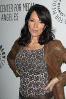 Los angeles, 7 mars - katey sagal arrive au panel paleyfest des fils de l'anarchie au saban theatre le 7 mars 2012 à los angeles, ca photo