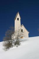 église dans la neige