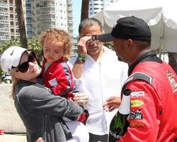 los angeles, 18 février - alfonso ribeiro, famille au grand prix toyota pro celeb race à l'hippodrome du grand prix toyota le 18 avril 2015 à long beach, ca photo