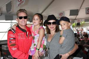 los angeles, 18 février - mark mcgrath, famille au grand prix toyota pro celeb race à l'hippodrome du grand prix toyota le 18 avril 2015 à long beach, ca photo