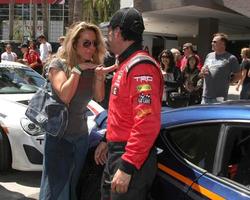 los angeles, 18 février - kate del castillo, raul mendez au grand prix toyota pro celeb race à l'hippodrome du grand prix toyota le 18 avril 2015 à long beach, ca photo