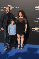 los angeles, 9 mai - judah miller, zev miller, marissa jaret winokur à la première de Tomorrowland au amc centre-ville de disney le 9 mai 2015 à lake buena vista, ca photo